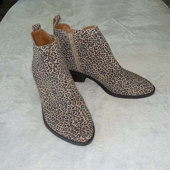 Sz.7 medium Lucky Brand velvet leopard print ankle boots. Like new! - Picture 1 of 3